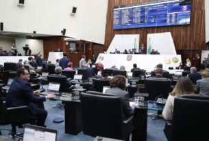 Assembleia Legislativa do Paraná | Notícias > Projeto que cria a política de naming rights e aproveitamento de espaços públicos é aprovado em 1º turno