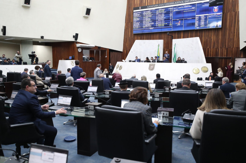 Assembleia Legislativa do Paraná | Notícias > Projeto que cria a política de naming rights e aproveitamento de espaços públicos é aprovado em 1º turno