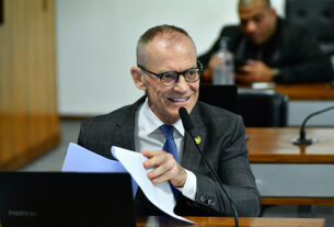 CAS vota projeto que dá a empregado público direito de acompanhar cônjuge — Senado Notícias