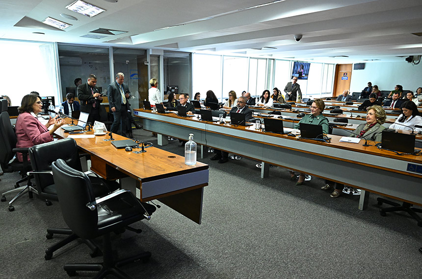 CDH aprova medidas protetivas em caso de violência política contra a mulher — Senado Notícias