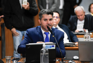 Em pronunciamento, à bancada, senador Marcos Rogério (PL-RO).