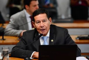 Em pronunciamento, à bancada, relator do PL 5.249/2020, senador Hamilton Mourão (Republicanos-RS).