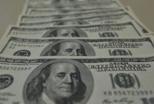 Dólar sobe para R$ 5,68 com dados fortes da economia dos EUA