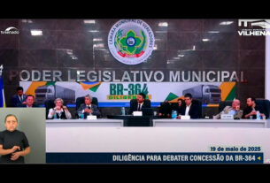 A Comissão de Serviços de Infraestrutura (CI) esteve na cidade de Ji-Paraná, nesta segunda-feira (19), para discutir o contrato de concessão da BR-364, no trecho que liga as cidades de Porto Velho e Vilhena, em Rondônia. Durante a audiência pública, que aconteceu na Câmara Municipal da cidade, lideranças políticas, representantes da sociedade civil e do setor produtivo apontaram pontos no contrato de concessão que, segundo eles, podem causar impacto negativo ao agronegócio e à população local nos próximos 30 anos.