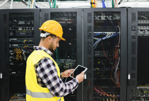 Especialistas ouvidos pelo Senado nas duas últimas semanas alertaram para o fato de que a pesquisa e o desenvolvimento de inteligência artificial (IA) consomem muita energia elétrica. Para eles, esse impasse ambiental e tecnológico precisa do olhar atento do Congresso Nacional. Atualmente, o Brasil tem pelo menos 160 centros especializados em processamento de dados, os chamados data centers, a maior parte deles na Região Sudeste (110).