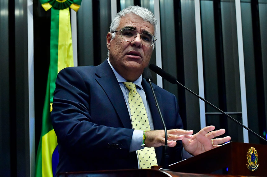 Em discurso, à tribuna, senador Eduardo Girão (Novo-CE).