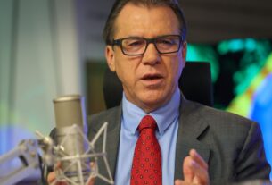 Jornada 6x1 é cruel, diz ministro do Trabalho, Luiz Marinho