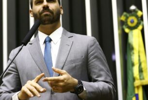 Moraes abre inquérito para investigar Eduardo Bolsonaro