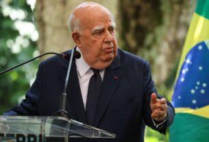 Morre, aos 90 anos, o embaixador Marcos Azambuja