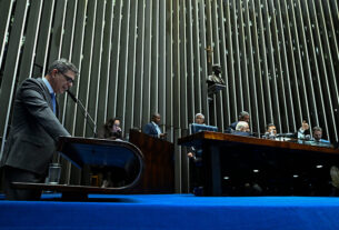 Senado confirma reajuste para servidores do Executivo federal, que vai a sanção — Senado Notícias