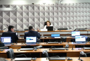 Senadores retornam de visita a presos na Argentina e devem apresentar relatório — Senado Notícias