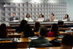 debate aponta sobrecarga das cuidadoras e necessidade de apoio — Senado Notícias