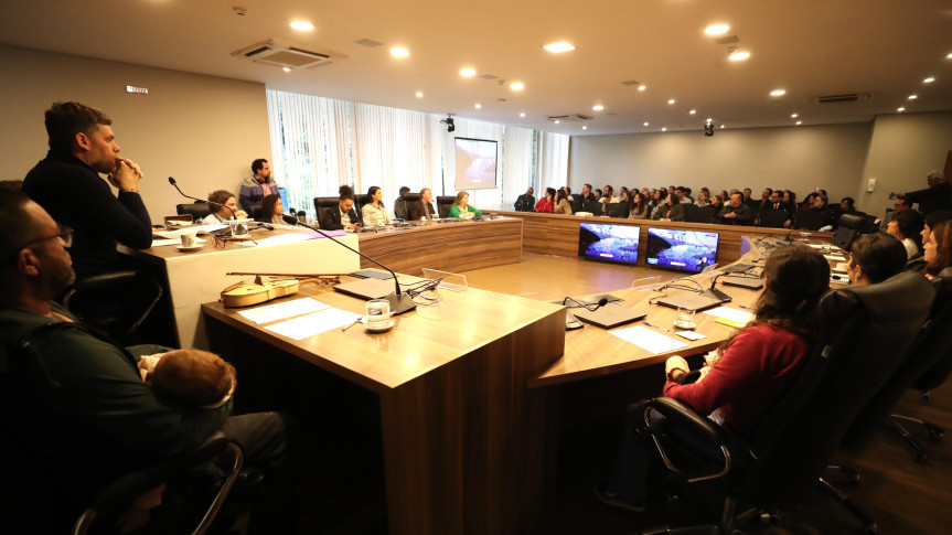 Assembleia Legislativa do Paraná | ALEP | Notícias > Audiência debate como avançar na regularização fundiária de moradores tradicionais do Parque Nacional de Superagui