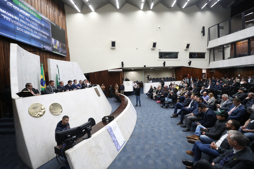 Assembleia Legislativa do Paraná | ALEP | Notícias > Assembleia Legislativa discute PEC que visa aliviar as contas dos municípios