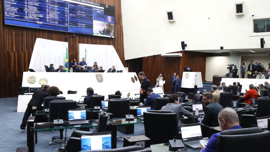 Assembleia Legislativa do Paraná | ALEP | Notícias > Proposta de reajuste salarial dos professores avança na Assembleia Legislativa