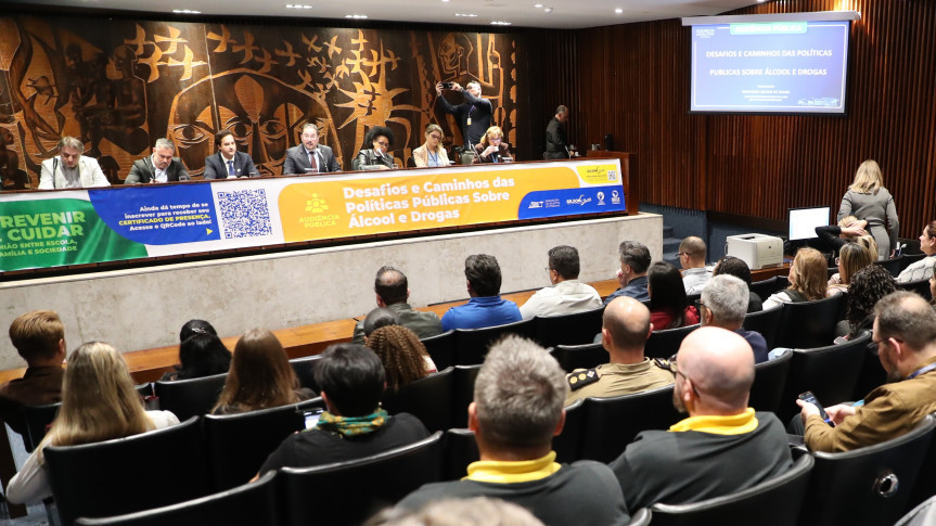 Assembleia Legislativa do Paraná | ALEP | Notícias > Audiência Pública debate estratégias de combate às drogas e ao álcool no Paraná