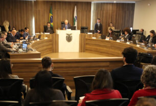Assembleia Legislativa do Paraná | ALEP | Notícias > CCJ inicia análise da proposta que prevê reajuste salarial dos professores