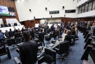 Assembleia Legislativa do Paraná | ALEP | Notícias > Homenagem da Assembleia Legislativa aos 64 anos de Quitandinha condecora os nomes que fizeram a história da cidade