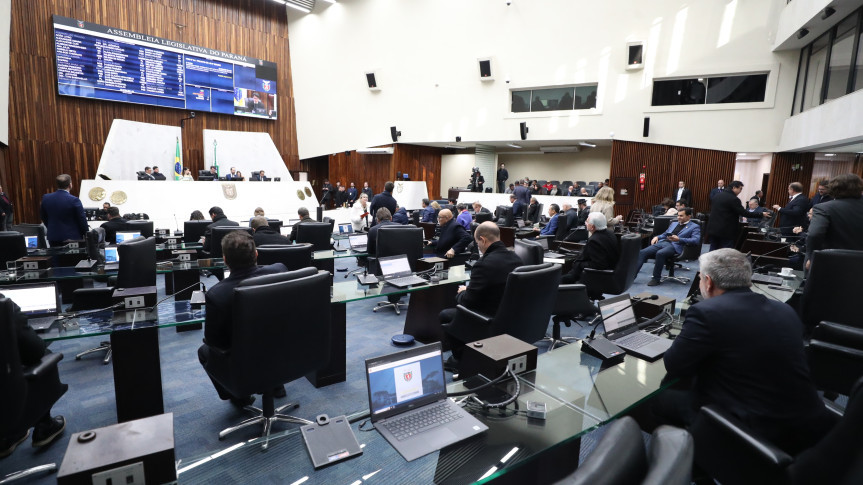 Assembleia Legislativa do Paraná | ALEP | Notícias > Projetos que promovem adequações no Executivo e Judiciário avançam na Assembleia