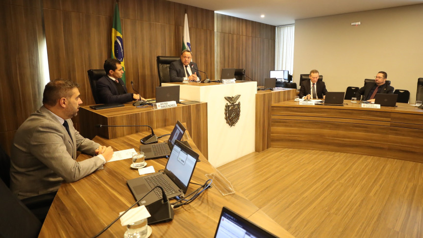 Assembleia Legislativa do Paraná | ALEP | Notícias > Proposta que reajusta salários dos professores da rede pública estadual de ensino avança nas comissões de Finanças e Tributação, e de Educação