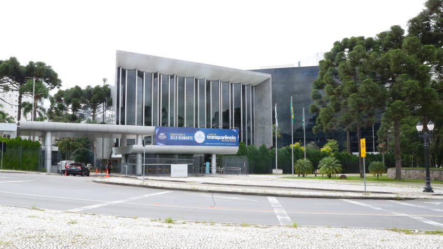 Assembleia Legislativa do Paraná | ALEP | Notícias > Saúde mental, precatórios, homenagens e reajuste salarial dos professores movimentam agenda parlamentar