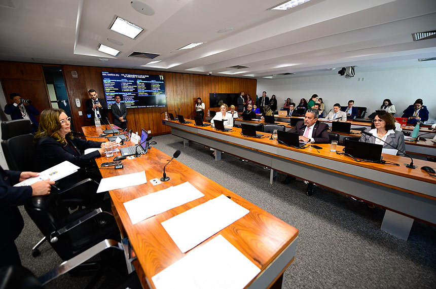 CAS aprova objetivos para ações de conscientização no Dia Nacional da Diálise — Senado Notícias