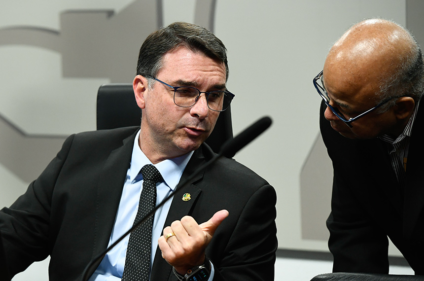 CSP aprova 'botão do pânico' para comunicação entre motoristas e polícia — Senado Notícias