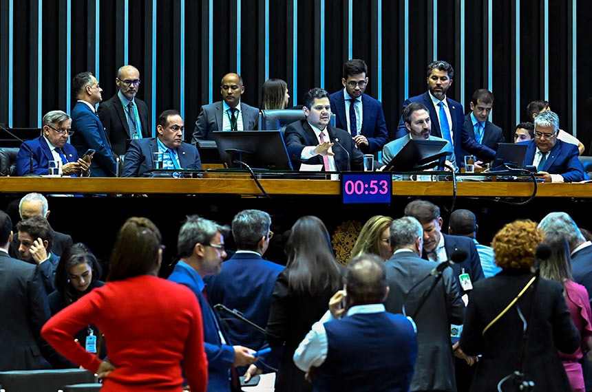 Congresso derruba veto e mantém nova taxa sobre registros de agrotóxicos — Senado Notícias