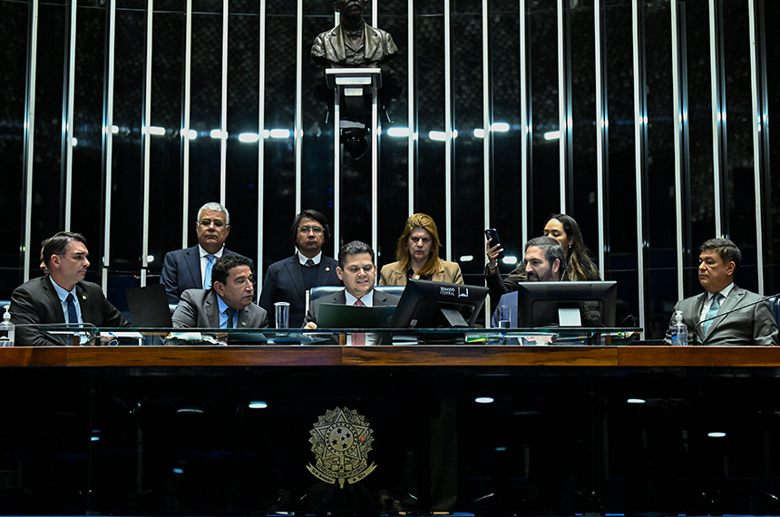 Davi Alcolumbre promulga Dia da Amizade Brasil-Israel — Senado Notícias