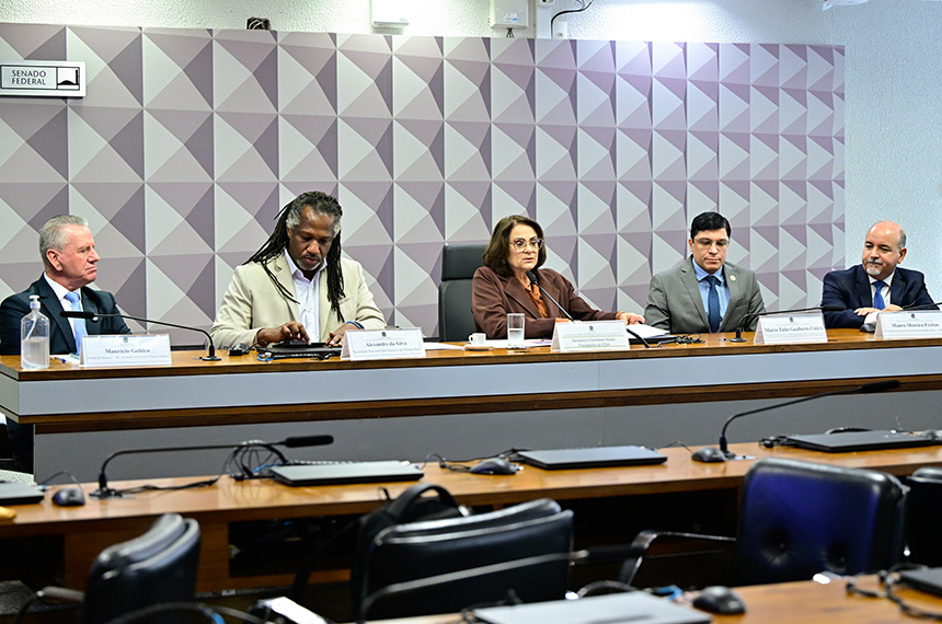 Debatedores pedem fortalecimento da rede de proteção aos idosos — Senado Notícias