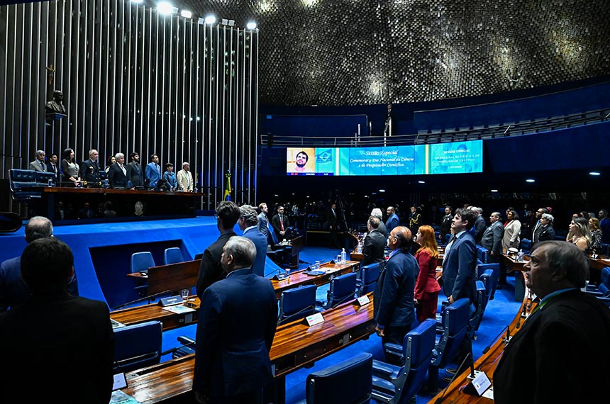 Demanda por garantia de investimentos marca sessão especial pelo Dia da Ciência — Senado Notícias