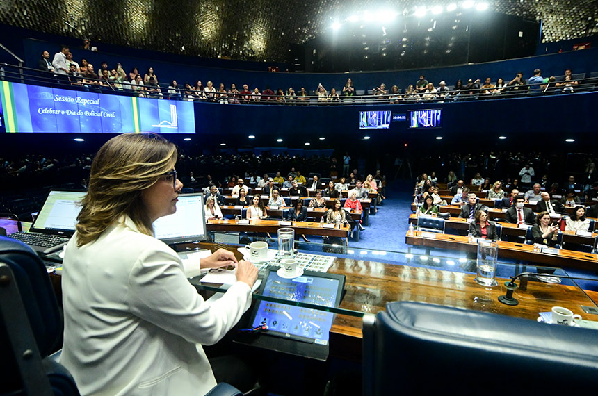 Em sessão pelo Dia do Policial Civil, categoria pede mudanças na previdência — Senado Notícias