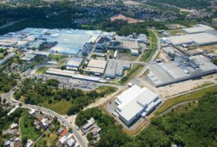 Emprego industrial tem primeira queda mensal em 18 meses