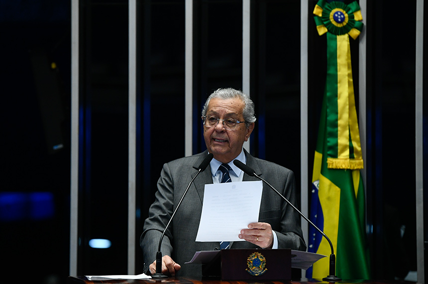 Em discurso, à tribuna, senador Jayme Campos (União-MT).