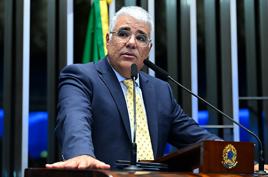 Em discurso, à tribuna, senador Eduardo Girão (Novo-CE).