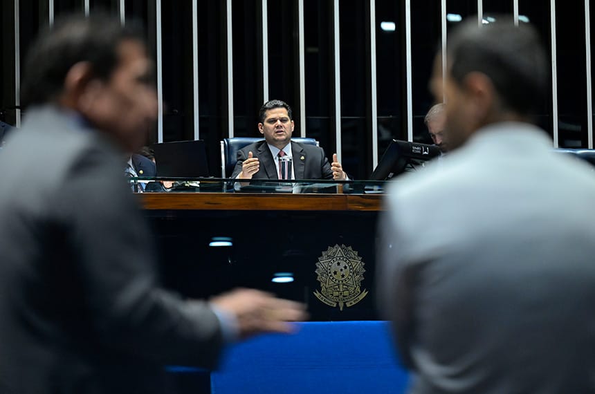 Senado aprova texto alternativo da Câmara e suspende aumento do IOF — Senado Notícias