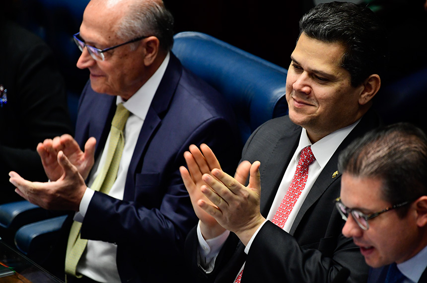 Somos o elo entre o povo e as instâncias de decisão global — Senado Notícias