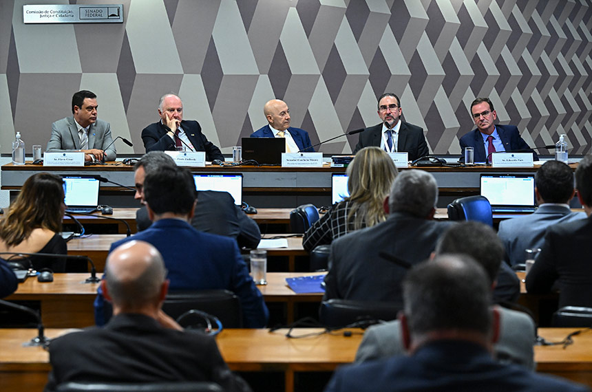 debatedores sugerem mudanças no Comitê Gestor do IBS — Senado Notícias