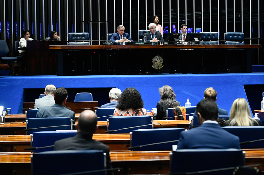 Convidados à bancada.