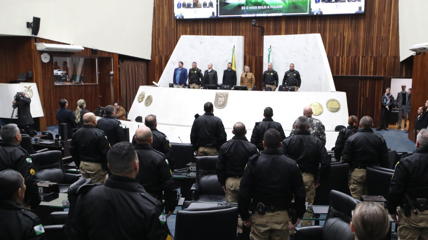Assembleia Legislativa do Paraná | ALEP | Notícias > Assembleia Legislativa homenageia os 112 anos da Escola de Formação de Praças da Polícia Militar do Paraná