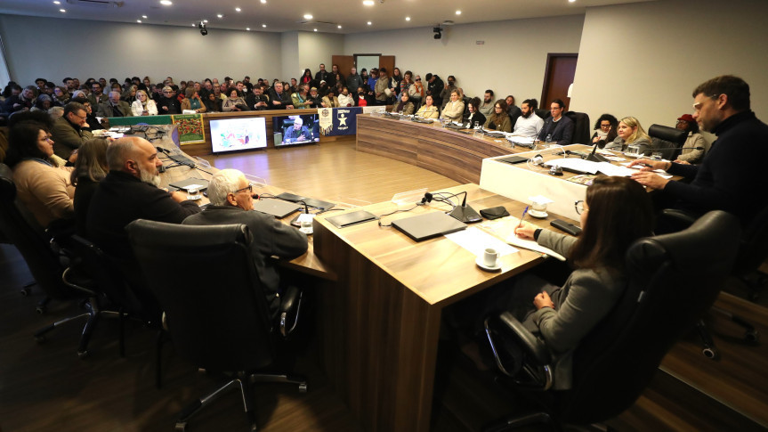 Assembleia Legislativa do Paraná | ALEP | Notícias > Projeto de lei que fomenta hortas urbanas no Paraná é debatido por mais de 20 especialistas em audiência pública