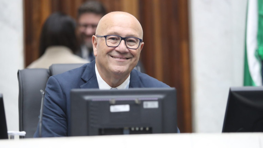 Assembleia Legislativa do Paraná | ALEP | Notícias > Deputado Luiz Claudio Romanelli (PSD) aponta avanços nos direitos dos portadores de fibromialgia e no tratamento de equoterapia pelo SUS