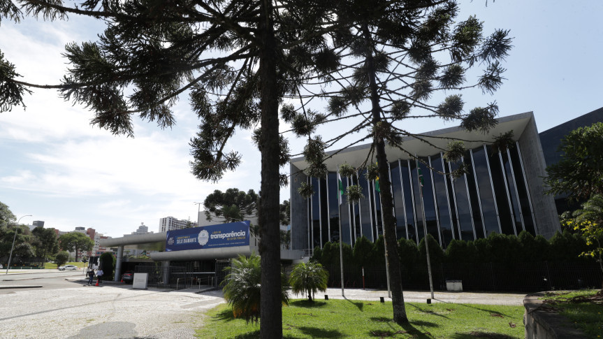 Assembleia Legislativa do Paraná | ALEP | Notícias > Assembleia vota LDO e leva Itinerante a Jacarezinho na semana que antecede o recesso parlamentar