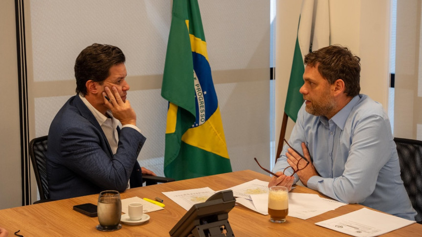 Assembleia Legislativa do Paraná | ALEP | Notícias > Deputado Goura (PDT) e secretário Guto Silva debatem projetos de mobilidade e sustentabilidade em Londrina, Curitiba e Antonina