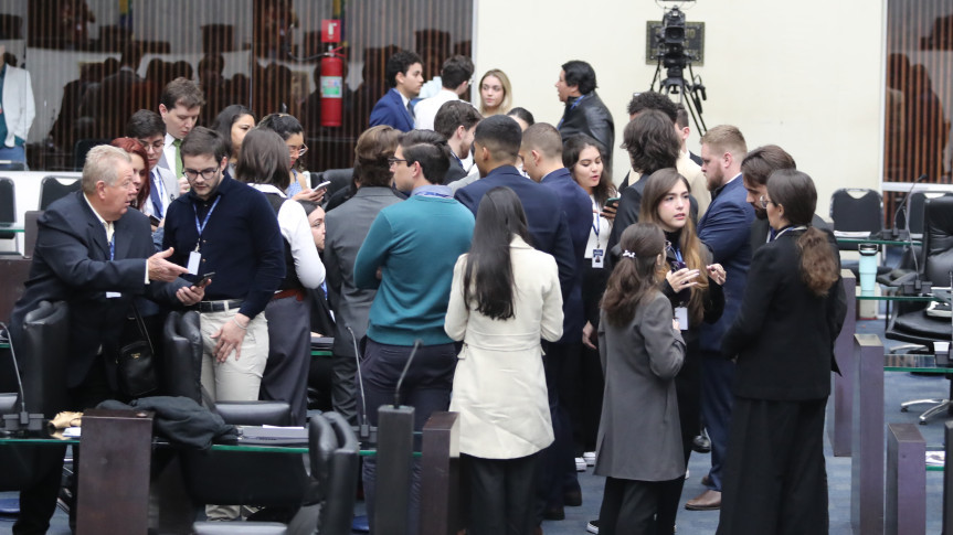Assembleia Legislativa do Paraná | ALEP | Notícias > Comunicação PU 2025: definidos os blocos parlamentares que atuarão durante o 6º Parlamento Universitário