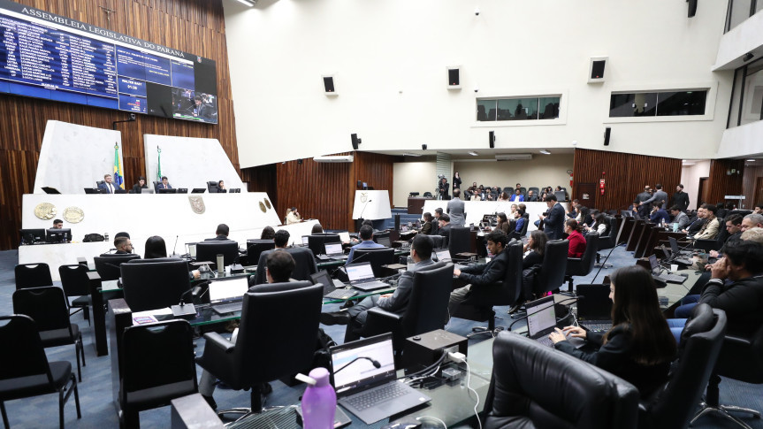 Assembleia Legislativa do Paraná | ALEP | Notícias > Comunicação PU 2025: Deputados universitários aprovam medida para monitorar ocupações em áreas de risco