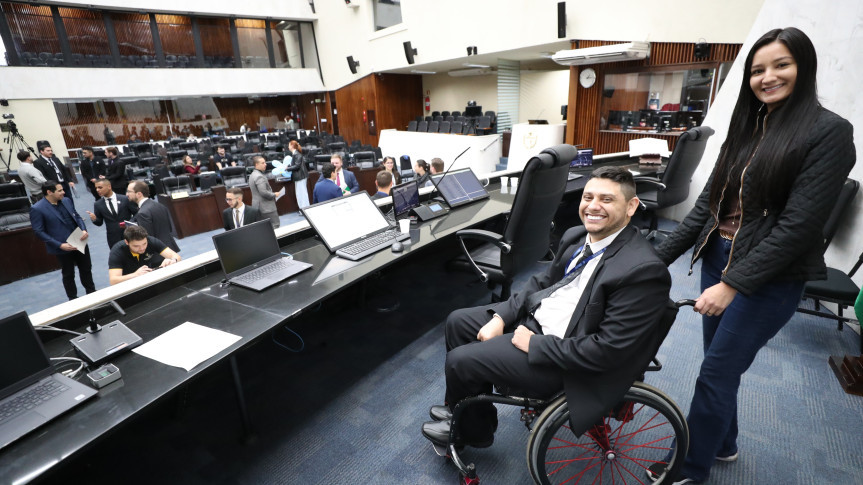 Assembleia Legislativa do Paraná | ALEP | Notícias > Comunicação PU 2025: deputados universitários comemoram a experiência e o aprendizado no Parlamento Universitário