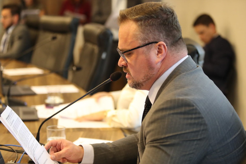 Assembleia Legislativa do Paraná | ALEP | Notícias > Com parecer favorável do deputado Alisson Wandscheer (SD), CCJ analisa PL do tabaco