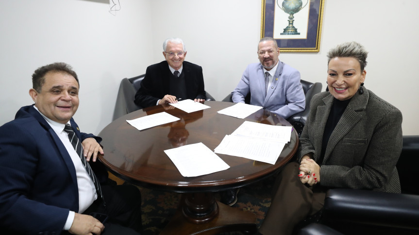 Assembleia Legislativa do Paraná | ALEP | Notícias > Comissão de Cultura aprova projetos que ampliam direitos e valorizam a cultura no Paraná