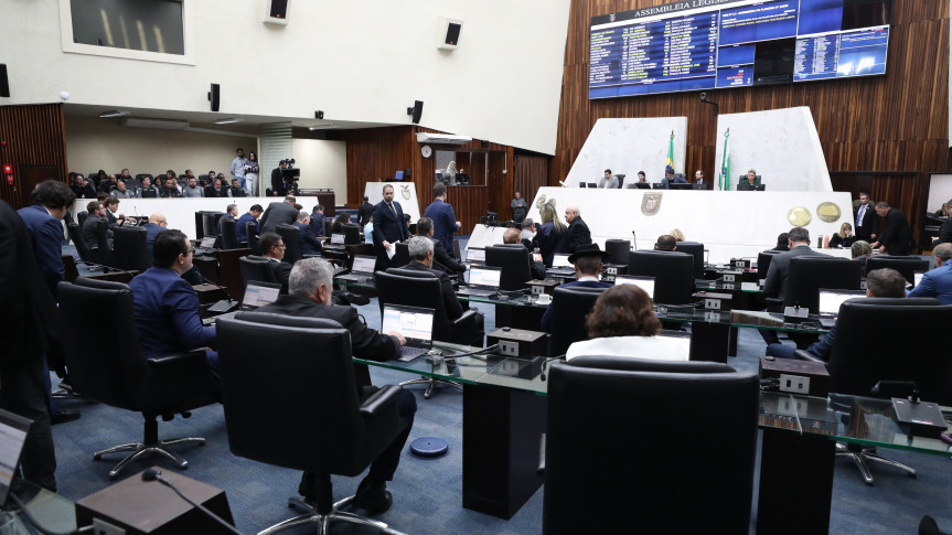 Assembleia Legislativa do Paraná | ALEP | Notícias > Fim da tramitação da LDO e de outros 20 projetos marca encerramento de sessão legislativa da Assembleia do Paraná